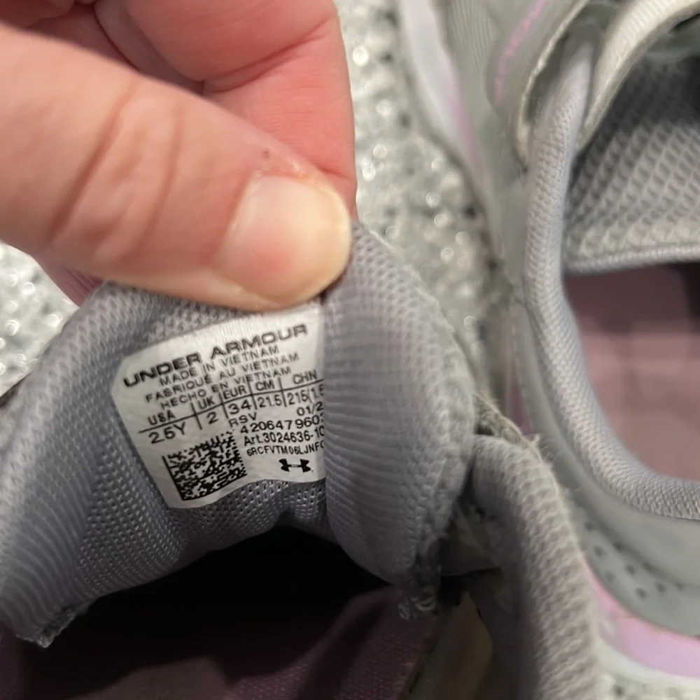 Girls under Armour sneakers